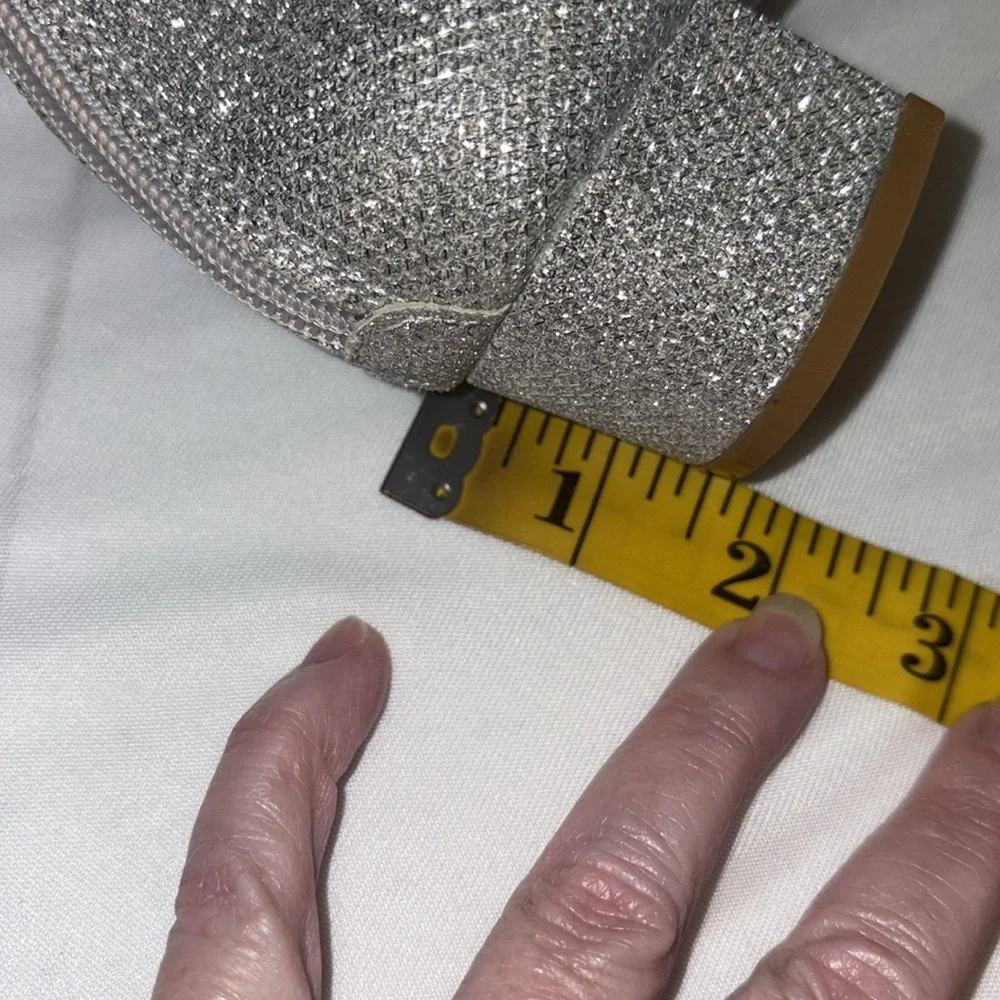 Badgley Mischka girls dress heels rhinestones on ankle strap 1.5” heel Size 3